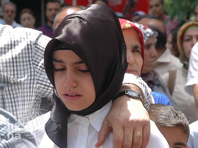 Ece Nur Saldırıya Uğradı!