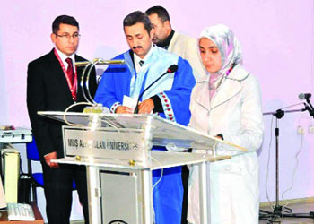 İşte rektörleri ağlatan başörtülü o kız