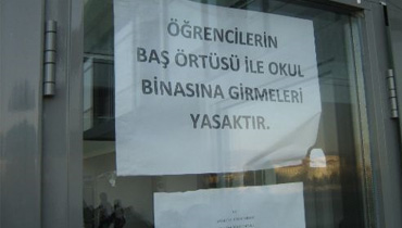 Bacımın Örtüsü Batmakta Rezillerin Gözüne