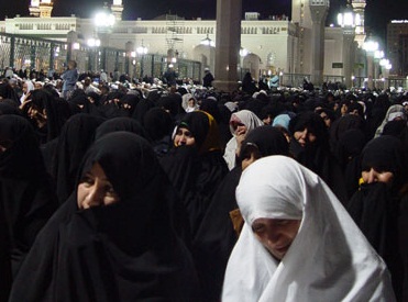 İranlı Hacılar Mekke Semalarını Çınlattı