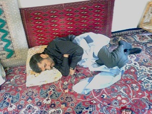 Ahmedinejad Fakirler İçin Arabasını Satıyor