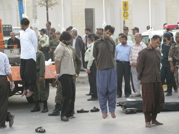İran 2 PKK'lıyı İdam Etti