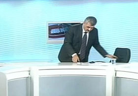 AKP'li Vekil Stüdyoyu Terketti-VİDEO