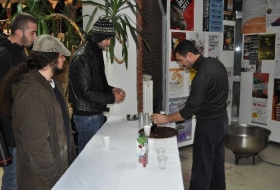 Üniversitede Şarap Rezaleti!-FOTO