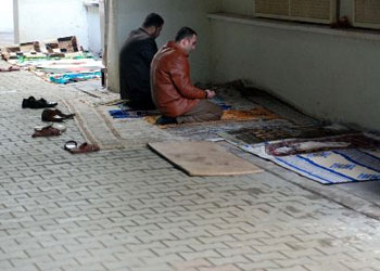 Üniversite Öğrencileri Mescit İstiyor