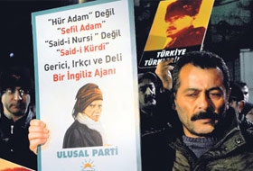 Hür Adam'ın Galasında Provokatif Gösteri