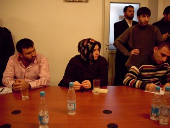 Azerbaycanlı Dindarların Hapsi Kınandı-FOTO