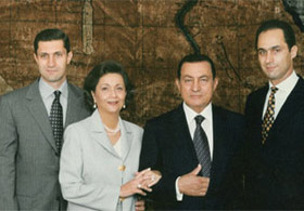 Mübarek'in Eşi Kalp Krizi Geçirdi