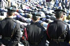 Mısır'da Müslüman Kardeşlere Baskın