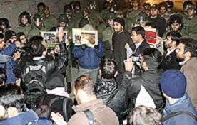 İranlı Öğrenciler, Kaddafi'yi Lanetledi-FOTO