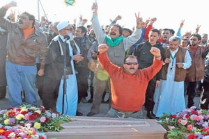 Kaddafi'nin İngilizce Cenazeleri