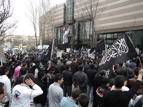 Ne Kaddafi'nin Zulmü, Ne Batı'nın Küfrü-FOTO