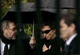 Litvinenko defnedildi.