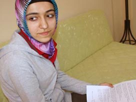 Başörtülü Diye Sahneye Çıkarmadılar