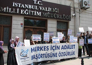 Yaşanan Zorbalığın Hesabı Verilmeli-FOTO