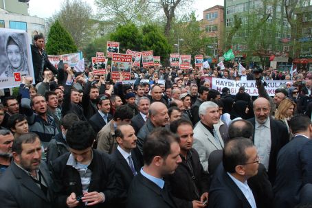 Uyan, Diren, Özgürleş...