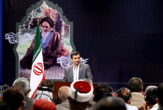 Ahmedinejad, Mısırlı Heyeti Kabul Etti