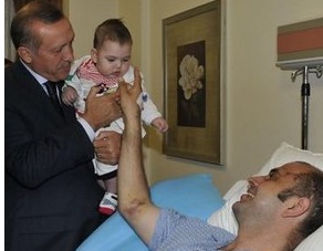 Yaralı Polise Ziyaret