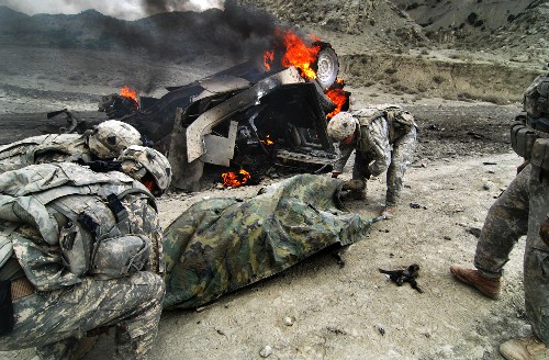 Afganistan'da 8 NATO Askeri Öldürüldü