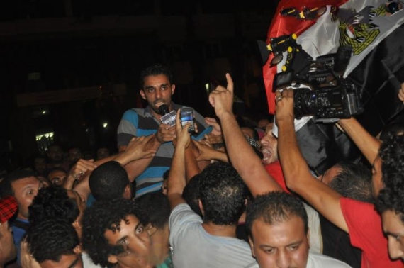 "Flagman" Siyonist Bayrağı İndirdi-FOTO-VİDEO