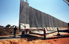 'Duvar' değil 'güvenlik çiti'ymiş