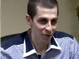 Şhalit Serbest Ama...