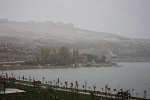 Van'da Kar Yağıyor (VİDEO)