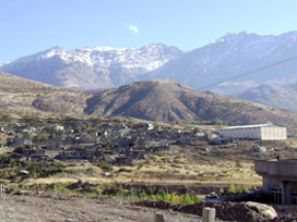 "İran, Suriye'nin Yanında Değil"