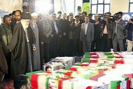 İran'da Cenaze Töreni Düzenleniyor