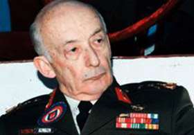 Menderes'i Tokatlayan Komutan Öldü