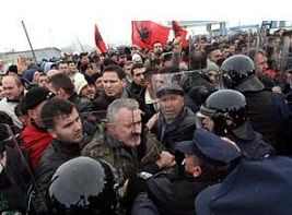 Kosova'da Gergin Anlar