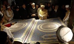 En Büyük Ebatta Kur'an Yazıldı