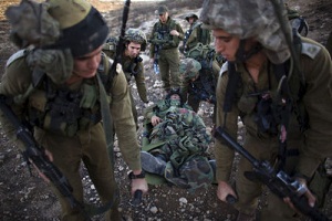 Filistinli Gençler Üç İsrail Askerini Yaraladı