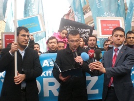 ABD Konsolosluğu Önünde Kur'an Protestosu(FOTO)