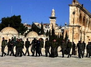 Kudüs'de Cami Baskını