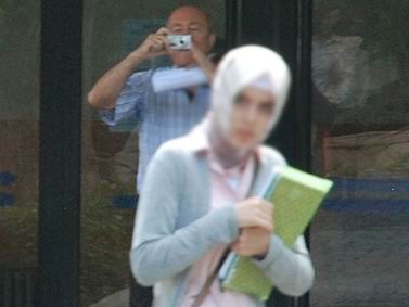 Başörtüsü Zulmü Devam Ediyor