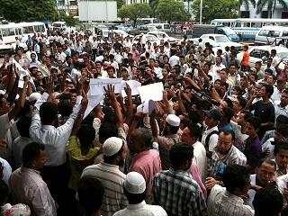 Arakan'da Müslüman Katliamı