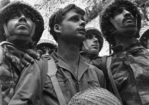 Babasının Katilini Görünce...