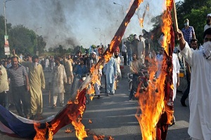 Suud Rejimi Yasakladı Ama...