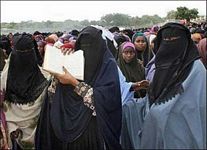 İslâmi bir yönetimin temelleri korkuttu