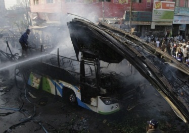 Pakistan'da Otobüse Saldırı