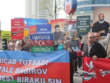 Aliyev Protesto Edildi(FOTO)