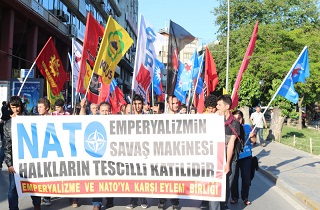 İzmir'de NATO Protestosu(FOTO-VİDEO)