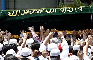 Arakan'da Müslüman Katliamı Devam Ediyor