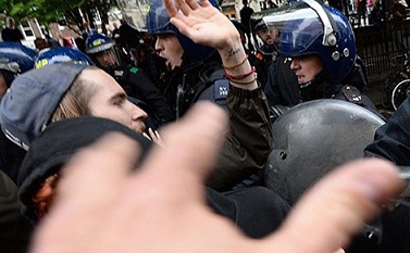 Londra'da G8 Protestosu