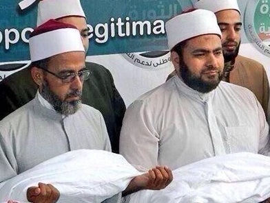 Ezher Alimleri Kefenleriyle Ayakta !