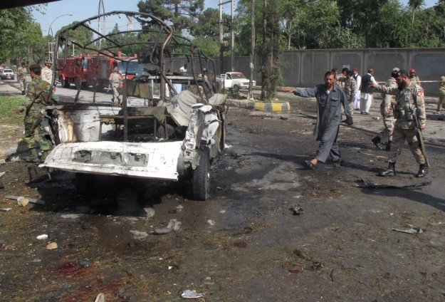 Pakistan-Afganistan Sınırında İntihar Saldırısı