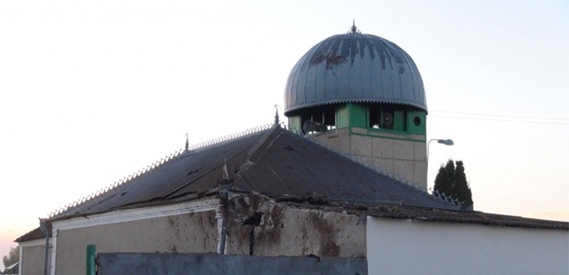 İsveç'te camiye ırkçı saldırı!