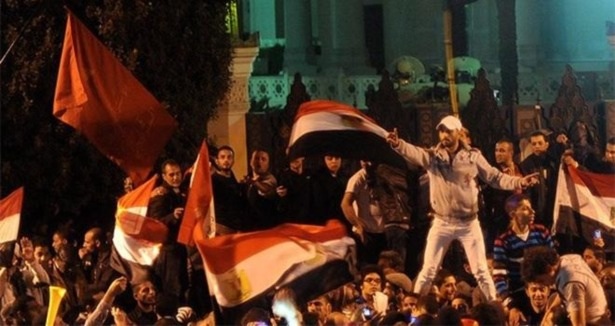 Mısır'da Öğrenci Gösterileri Sürüyor