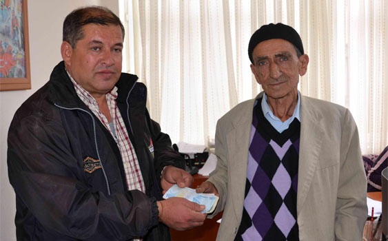 Bulduğu 1 milyon TL'yi sahibine verdi